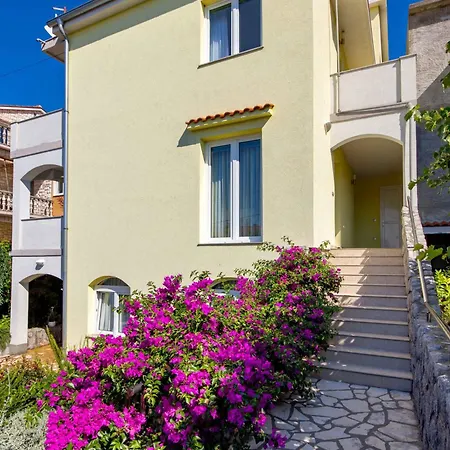 Two-bedroom In Ii Apartment Kraljevica