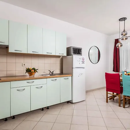 Two-bedroom In Ii Kraljevica